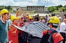 DİSK/Dev Maden Sen üyesi Somalı madencilerin TBMM yürüyüşü gazetelerde