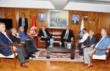 Cumhurbaşkanı adaylarından Ekmeleddin İhsanoğlu DİSK'i ziyaret etti