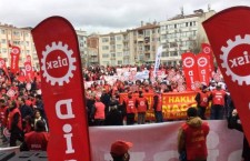 Lüleburgaz mitinginde binlerce işçi buluştu