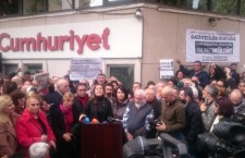 DİSK Cumhuriyet’in yanında!