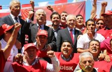 DİSK Genel Başkanı Kani Beko Mersin Mezitli’de işçi şölenine katıldı