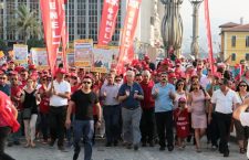 DİSK İzmir’deki Cumhuriyet ve Demokrasi mitingine katıldı