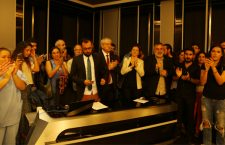 Yayınlar durdurulurken DİSK özgür basının yanındaydı