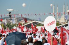 Milyonlar “Adalet” peşinde: Mitingden kareler…