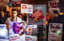 HEKİMLERİN ÇALIŞMA HAKKINA DOKUNMA!