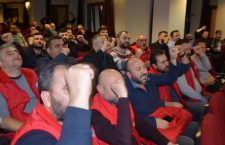 “MÜCADELEYE DEVAM” DİYEN METAL İŞÇİLERİ ONURUMUZDUR!