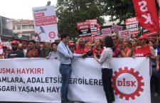 Beşiktaş’tan seslendik: Susma haykır! Zamlara, adaletsiz vergilere, asgari yaşama hayır
